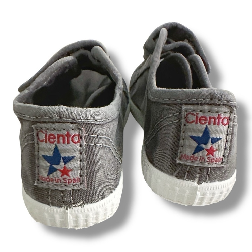 Cienta | Toddler Canvas Sneakers (8) 🩶 - Picture 4 of 7